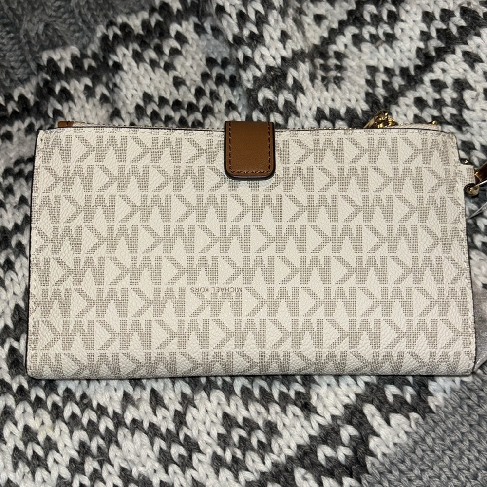 Michael Kors Jet Set Travel Double Zip Wristlet - Picture 6 of 7